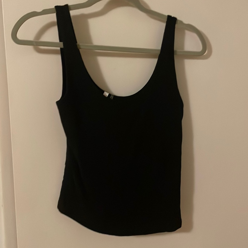 Cropped black tank